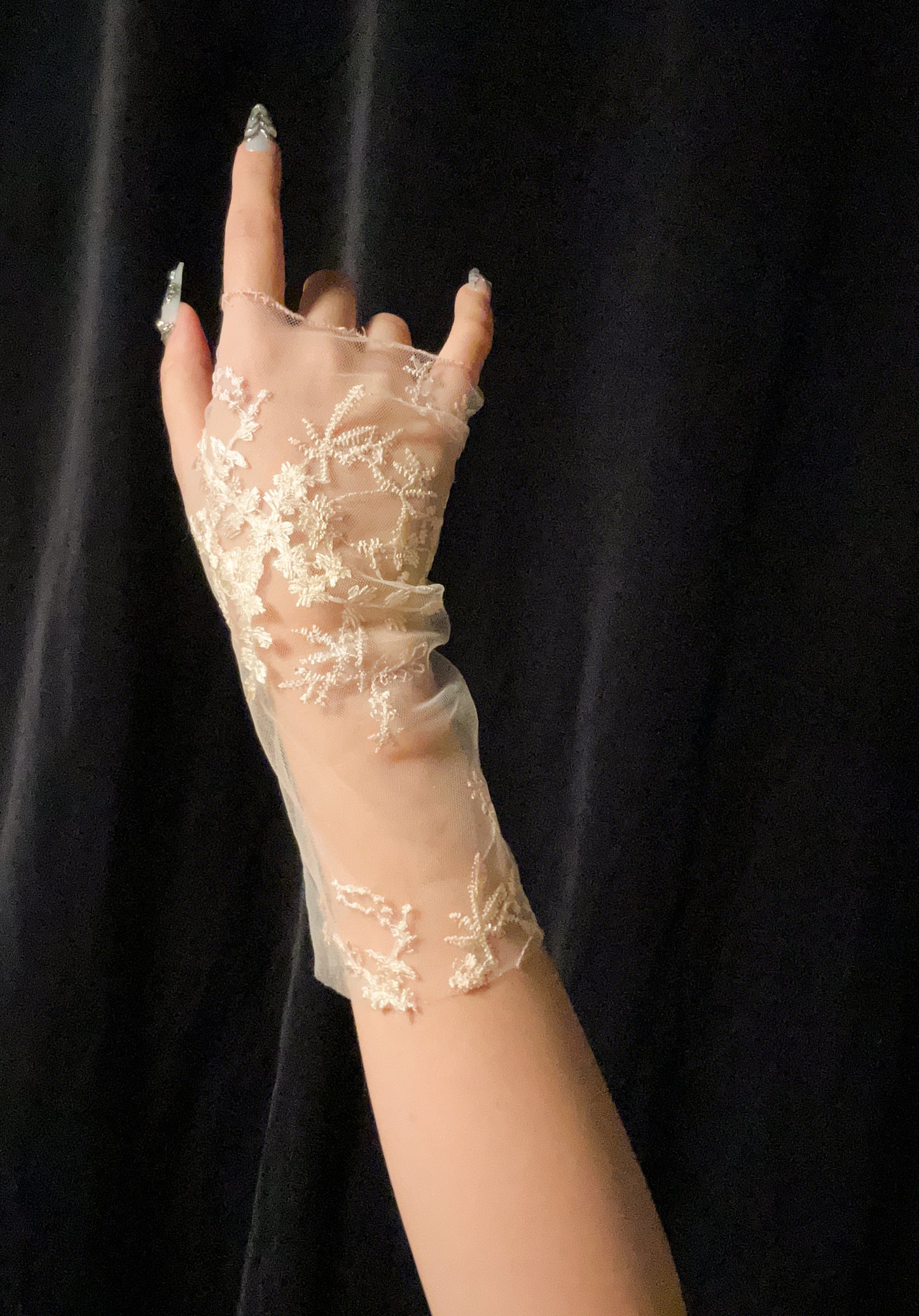{LIMITED EDITION PREORDER} Kismet Mitts II