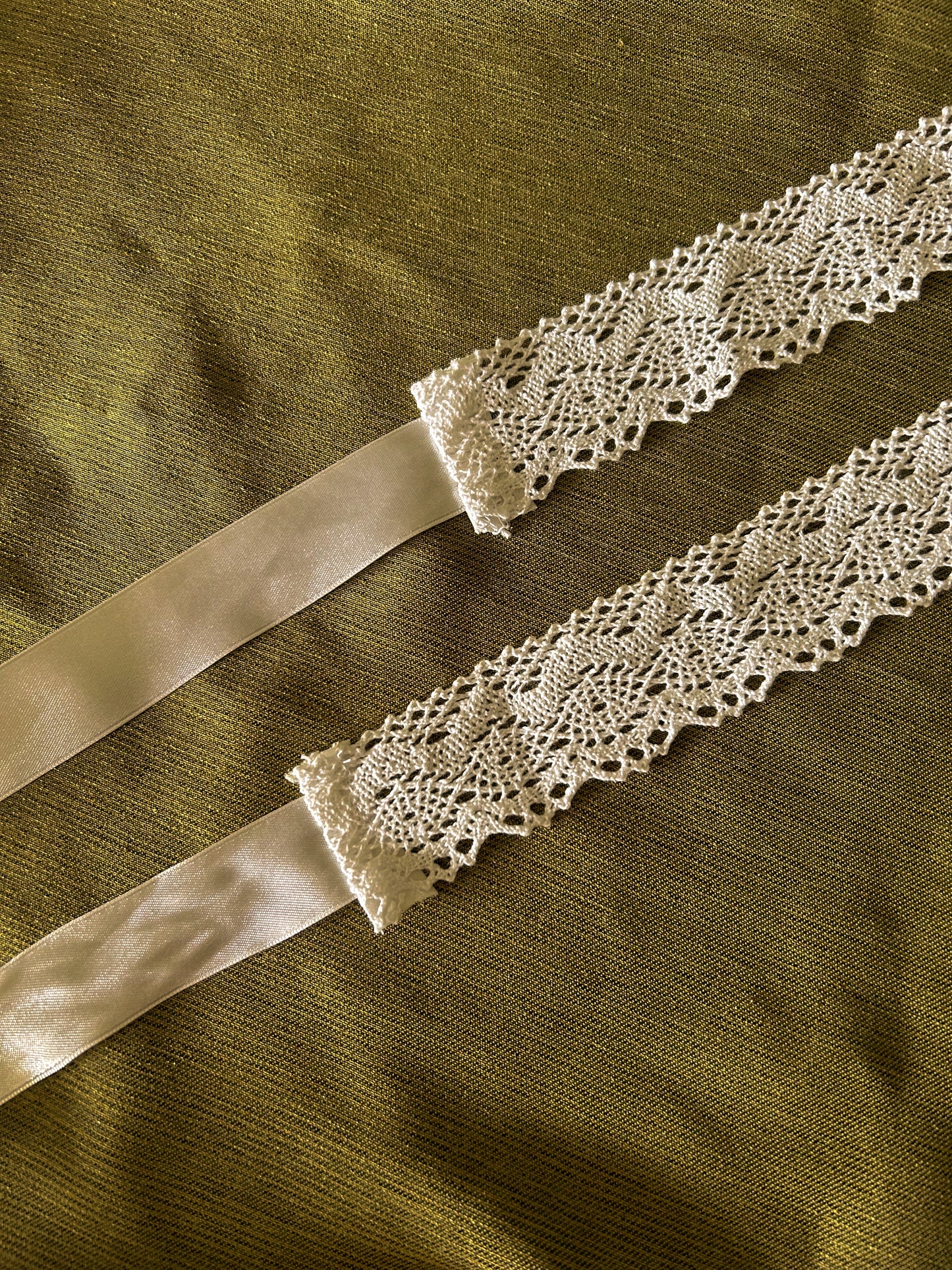Tara Lace Choker