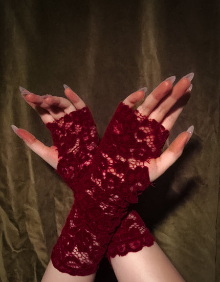 Heresy Mitts : Velvet Garnet