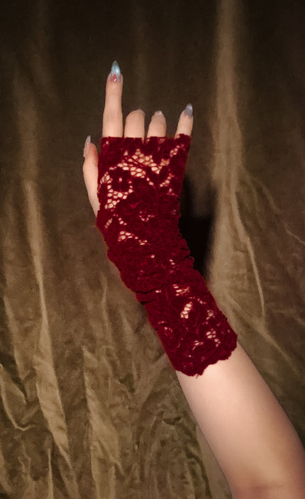 Heresy Mitts : Velvet Garnet