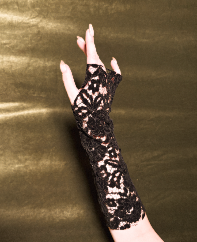 Kismet Mitts : Velvet Obsidian