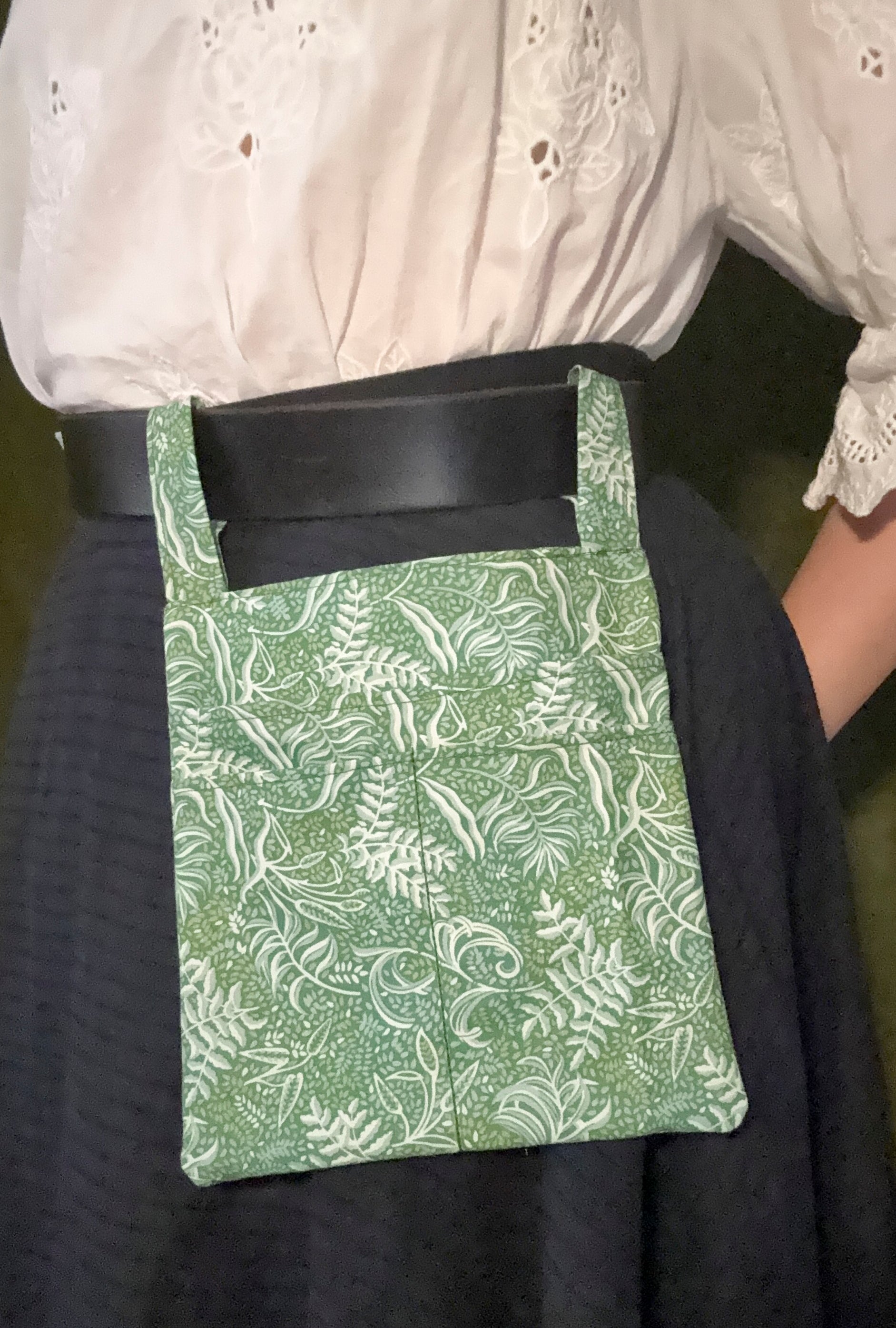 Mira Belt Bag: Rustling Grass
