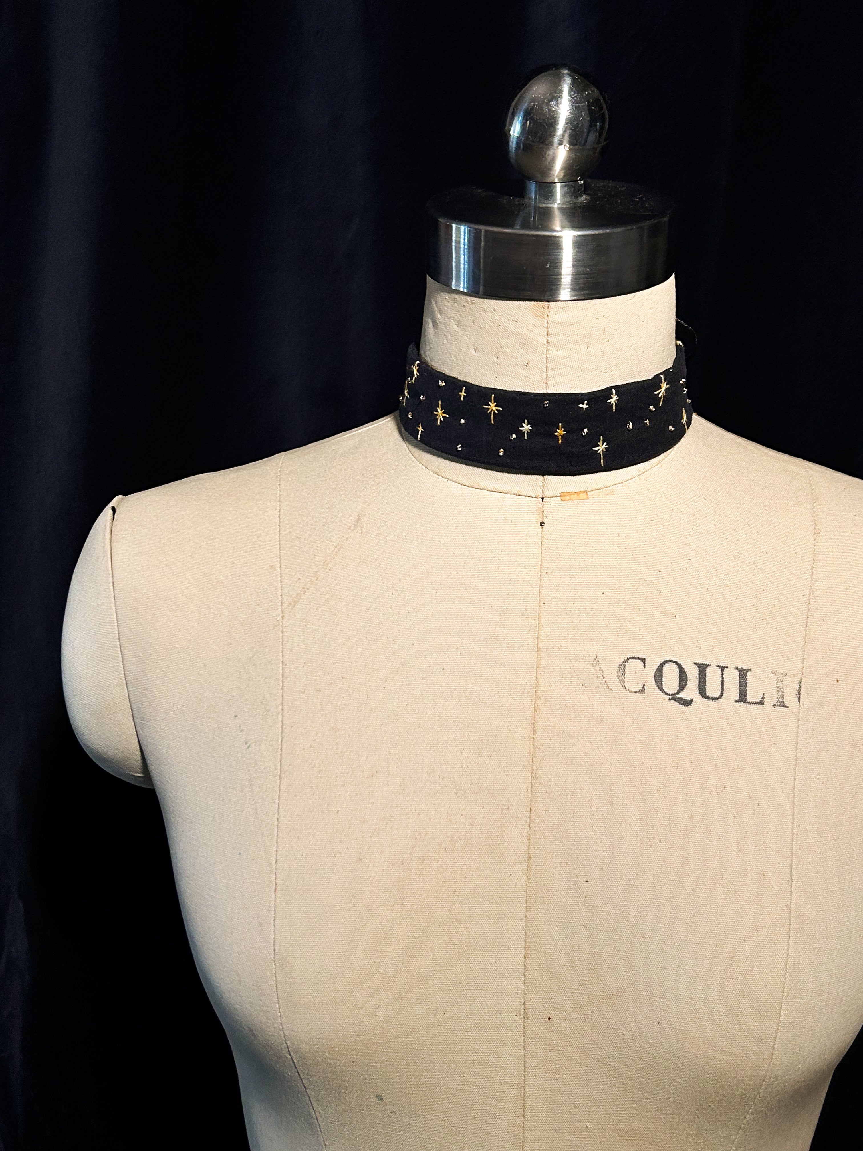 The Thornscript Choker