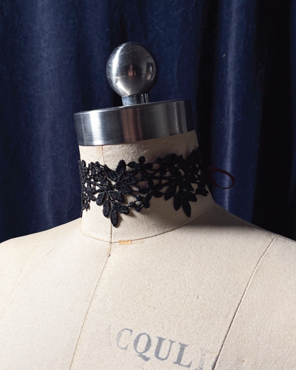 Nyra Lace Choker