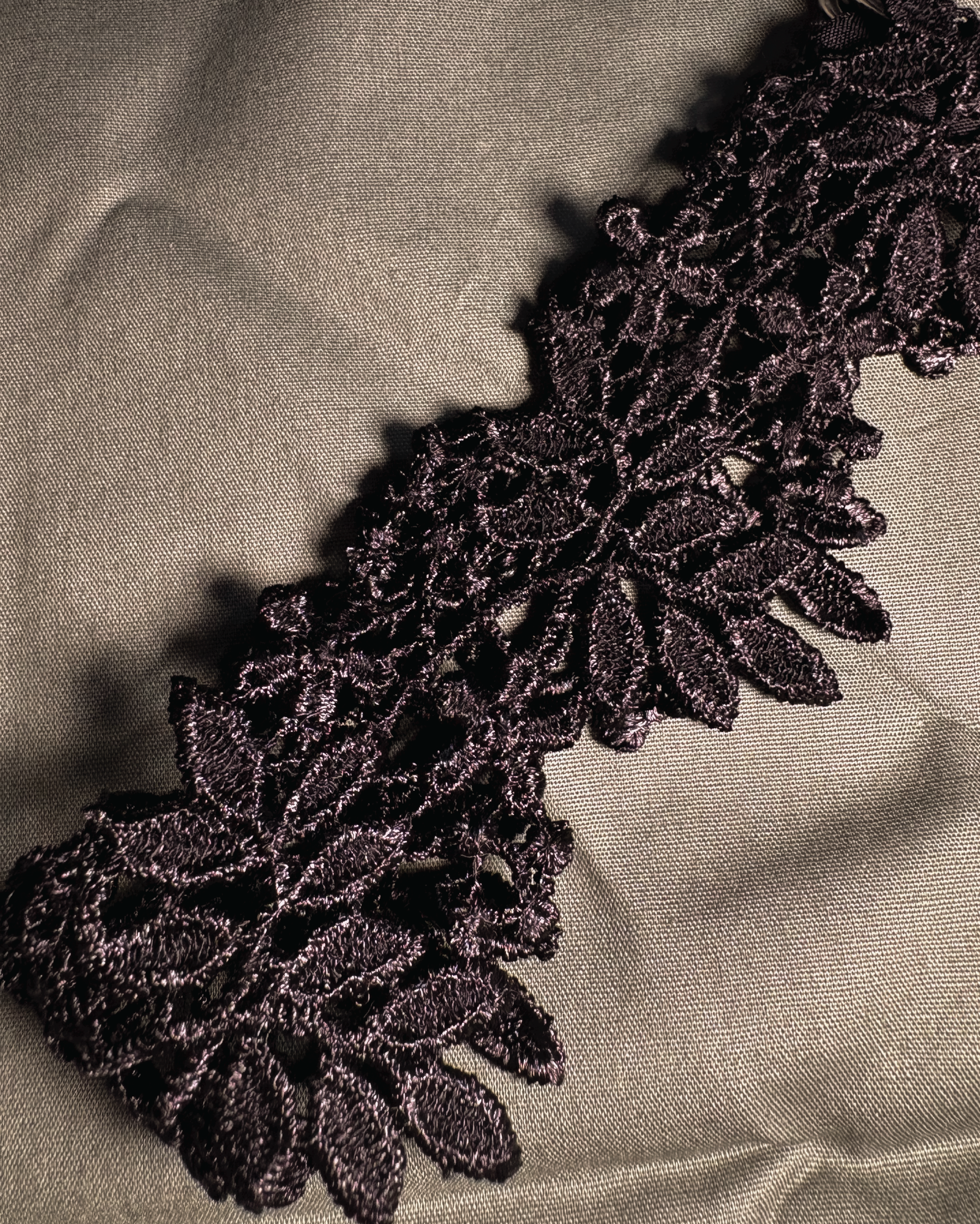 Nyra Lace Choker